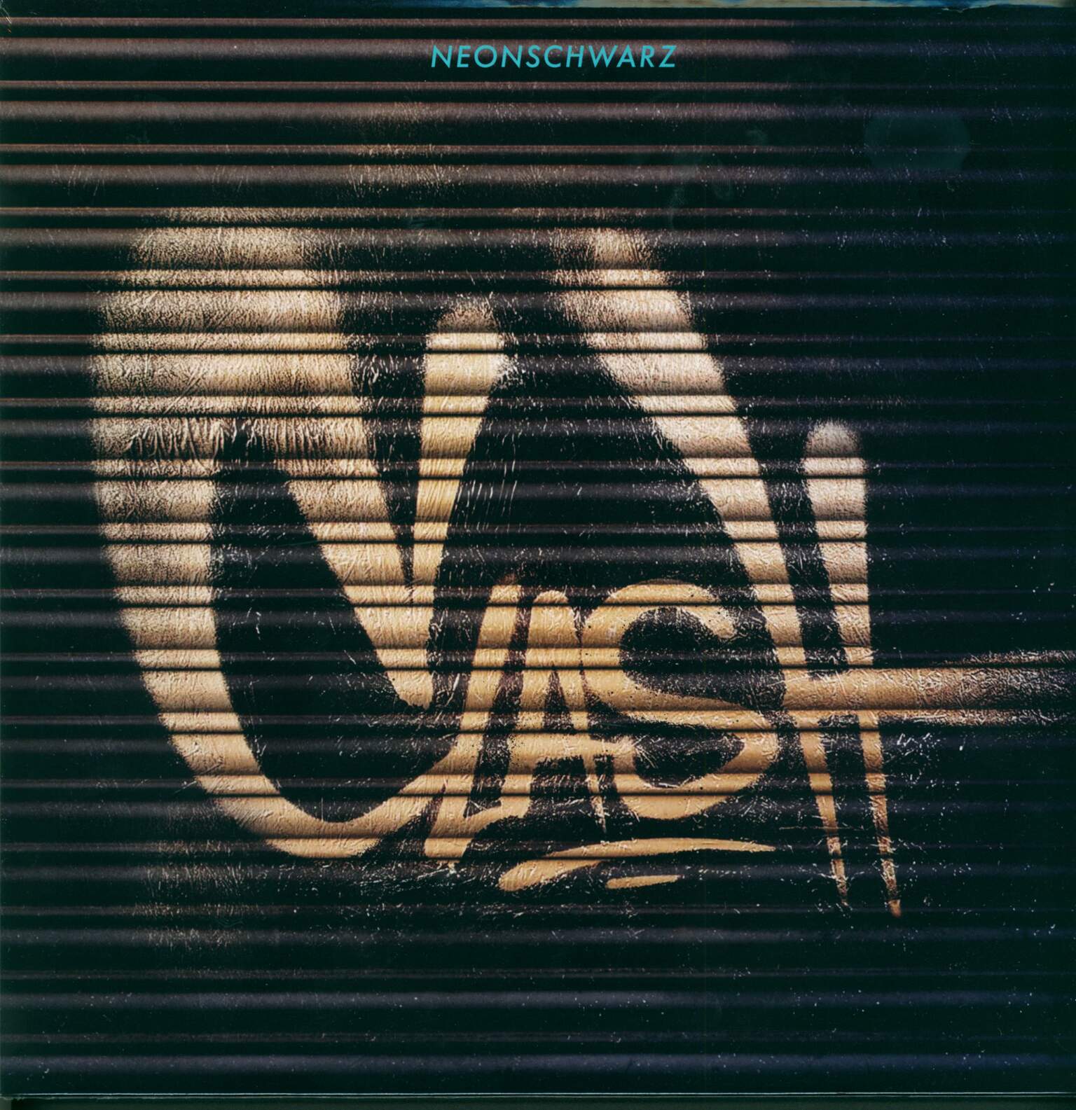 Neonschwarz: Clash