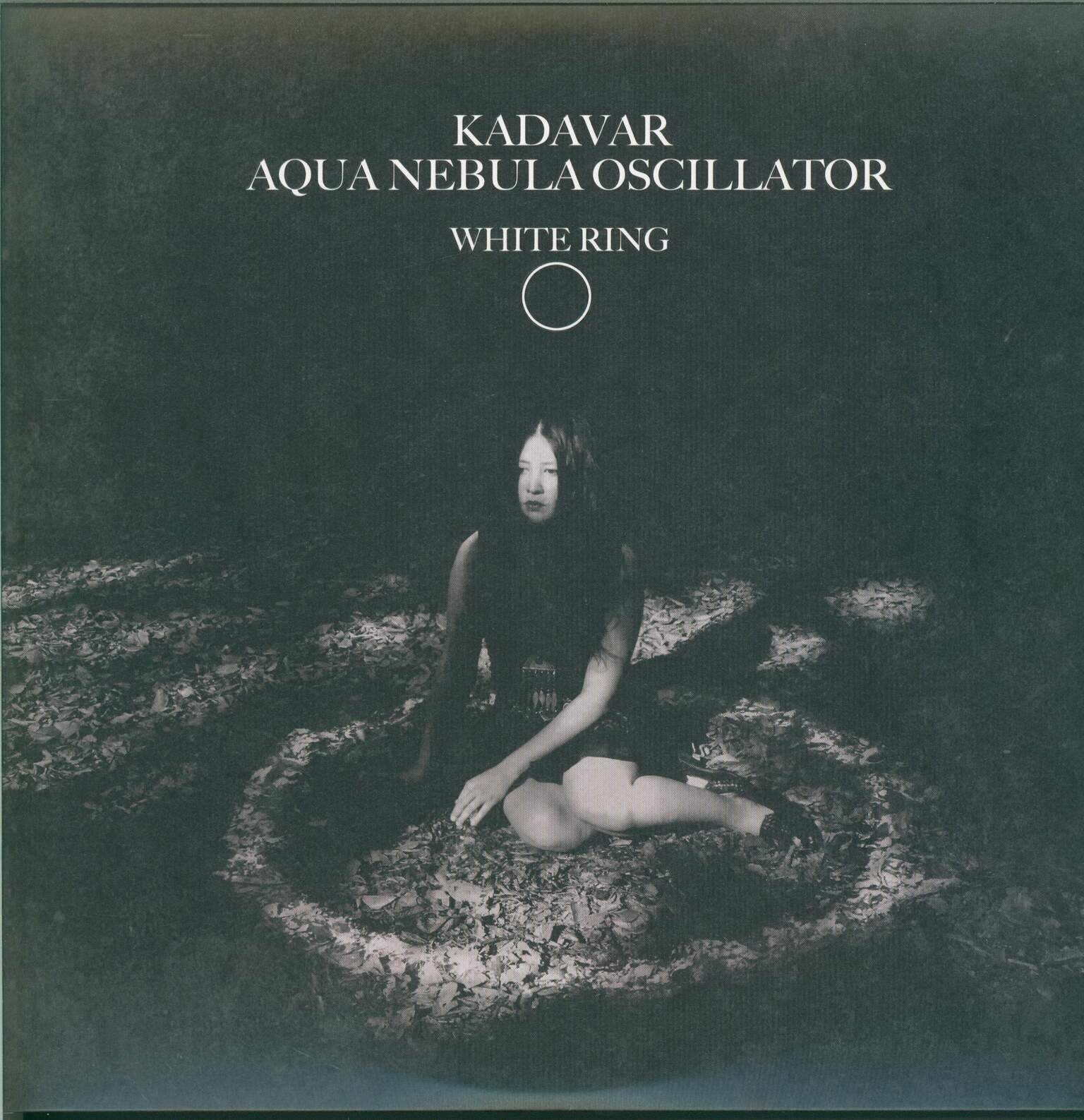 Kadavar / Aqua Nebula Oscillator: White Ring